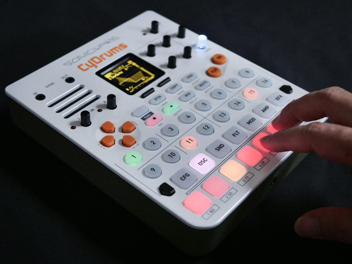Sonicware CyDrums, un sintetizador de batería (y caos) en 4 dimensiones